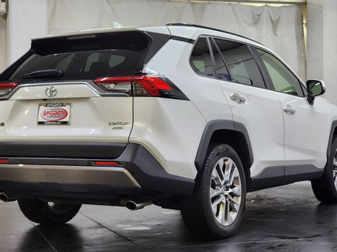 Used 2021 Toyota RAV4 Limited image 5