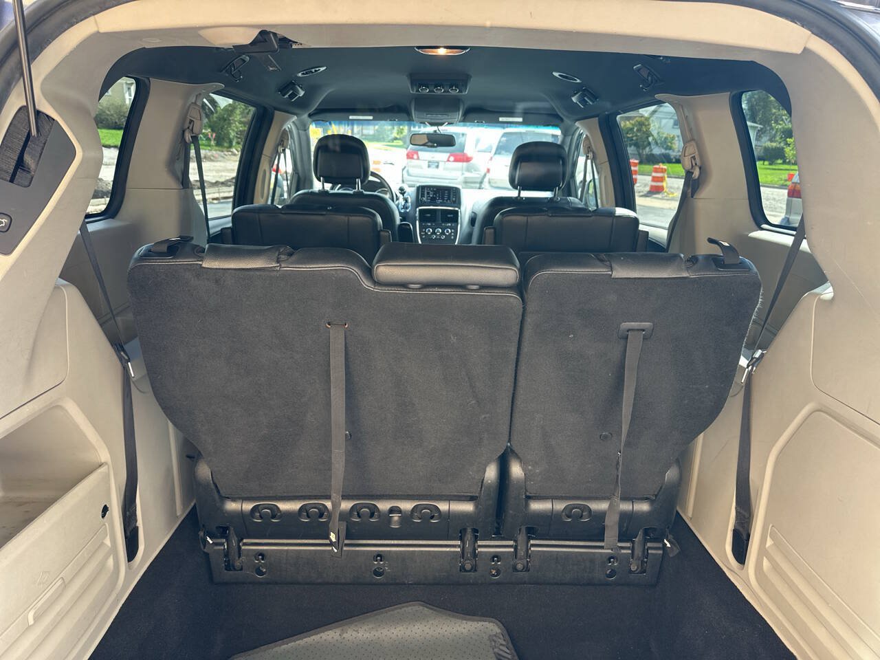 Used 2017 Dodge Grand Caravan SXT FWD image 9