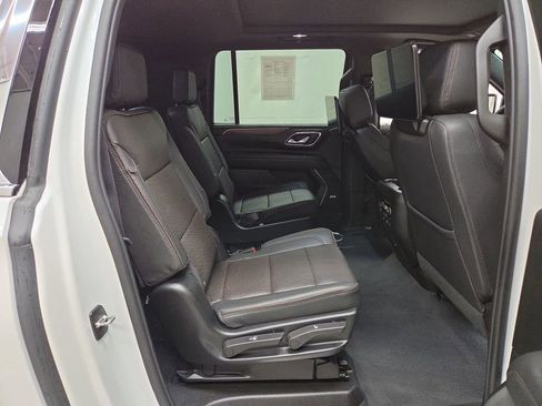 Certified 2023 Chevrolet Suburban High Country w/ Premium Package 2 AWD/4WD image 11