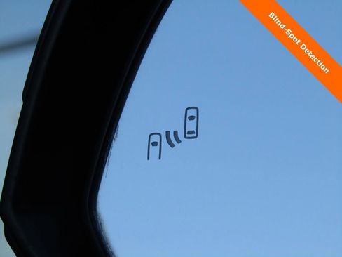 Used 2022 Toyota Tacoma TRD Off-Road w/ Technology Package image 7