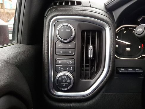 Used 2020 GMC Sierra 3500 Denali w/ Denali Ultimate Package image 24