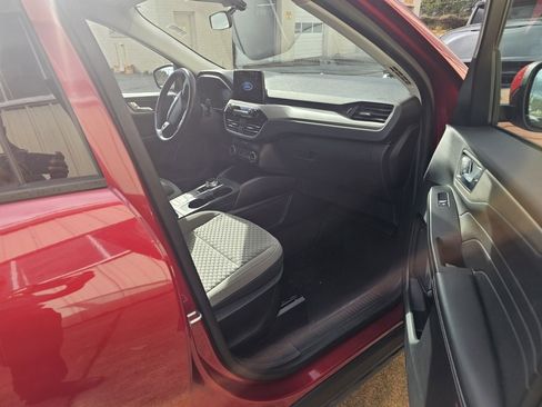 Used 2021 Ford Escape SE w/ Convenience Package image 16