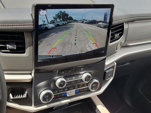 Used 2024 Ford Expedition XLT RWD image 26