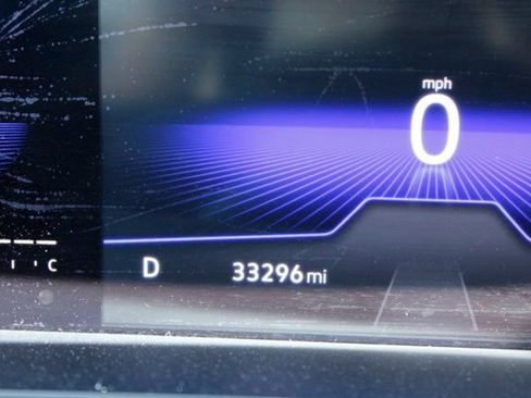 Used 2023 Volkswagen Tiguan SE w/ Panoramic Sunroof Package AWD/4WD image 29