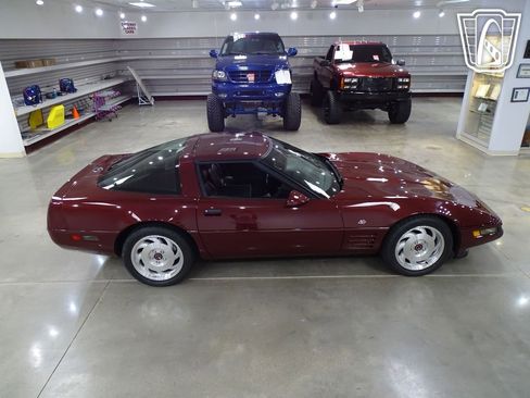 Used 1993 Chevrolet Corvette Coupe image 18