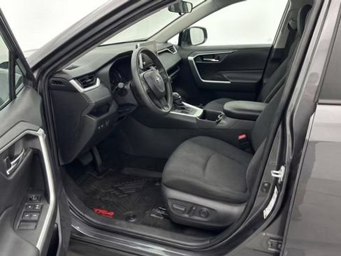 Used 2024 Toyota RAV4 XLE AWD/4WD image 16