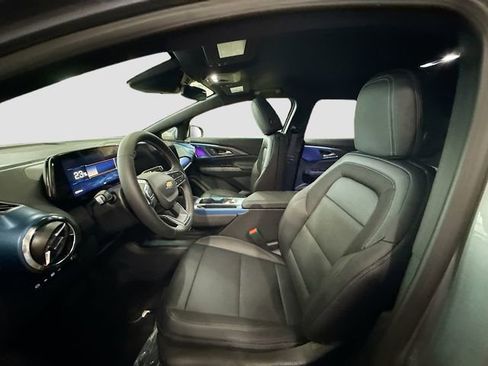 New 2026 Chevrolet Equinox EV LT image 22