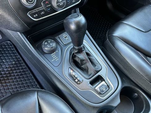 Certified 2022 Jeep Cherokee Trailhawk image 22