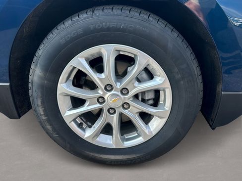 Used 2019 Chevrolet Equinox LT FWD image 3