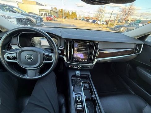Used 2017 Volvo S90 T6 Momentum w/ Vision Package image 14