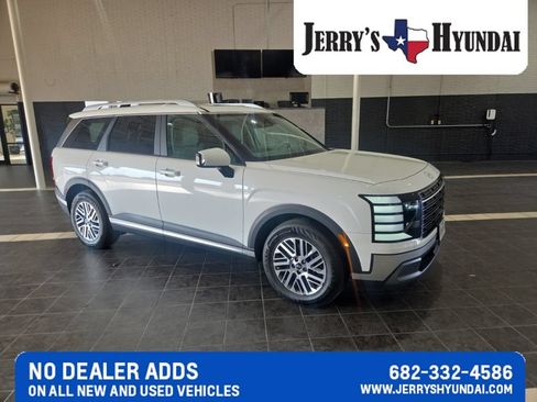 Used 2026 Hyundai Palisade SEL FWD image 2