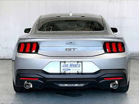 Used 2025 Ford Mustang GT Premium RWD image 3