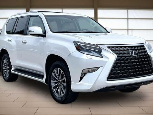 Used 2023 Lexus GX 460 Luxury w/ Accessory Package AWD/4WD image 11