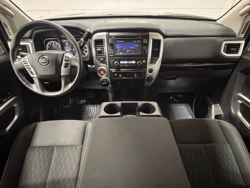 Used 2017 Nissan Titan SV image 17
