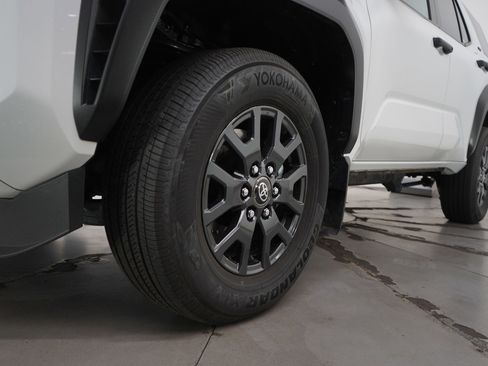 Used 2025 Toyota 4Runner SR5 image 25