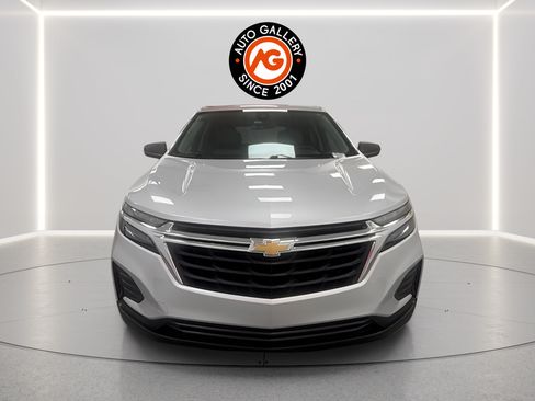 Used 2022 Chevrolet Equinox LS w/ LS Convenience Package FWD image 2