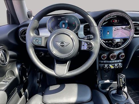 Used 2024 MINI Cooper SE FWD image 5