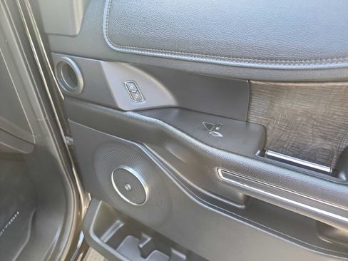 Used 2020 Ford Expedition Limited RWD image 40