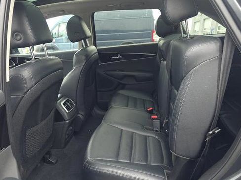 Used 2020 Kia Sorento EX image 9