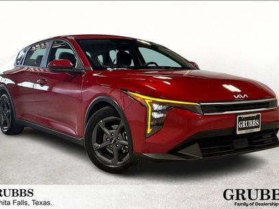New 2025 Kia K4 LXS