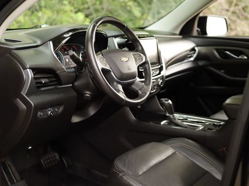Used 2020 Chevrolet Traverse Premier w/ Redline Edition FWD image 9