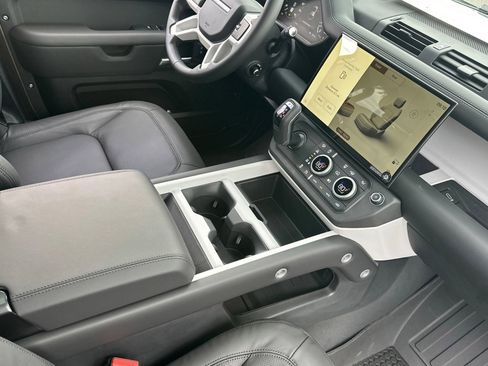 New 2026 Land Rover Defender 110 X-Dynamic SE AWD/4WD image 26
