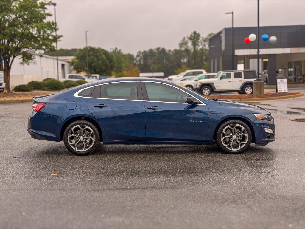 Used 2022 Chevrolet Malibu LT w/ Leather Package FWD image 8