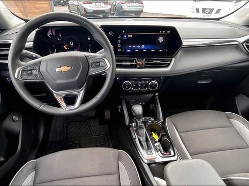 Used 2024 Chevrolet TrailBlazer LT w/ Convenience Package AWD/4WD image 14