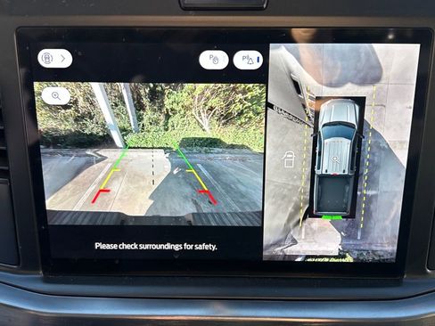 Used 2025 Ford F250 Lariat w/ Tremor Off-Road Package image 26