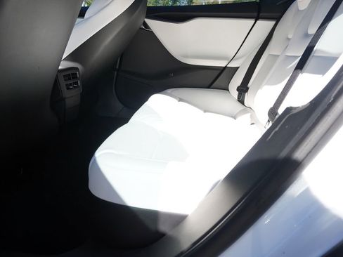 Used 2018 Tesla Model S 100D AWD/4WD image 32