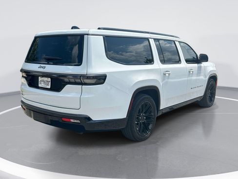 Used 2026 Jeep Grand Wagoneer L Limited AWD/4WD image 9