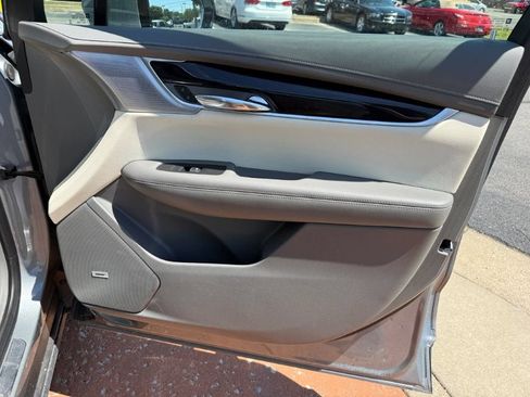 Used 2024 Cadillac XT6 Premium Luxury w/ Technology Package AWD/4WD image 25