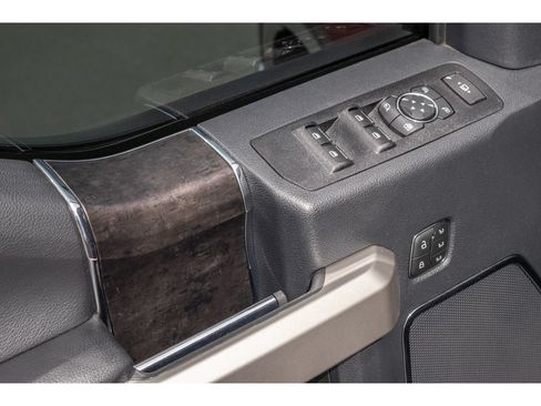 Used 2022 Ford F250 Lariat w/ Lariat Ultimate Package AWD/4WD image 19
