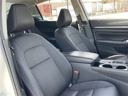 Used 2021 Nissan Altima 2.5 SV w/ SV Premium Package image 26