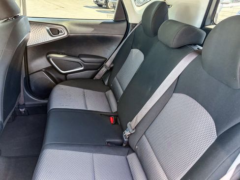 Used 2024 Kia Soul LX w/ Option Group 015 image 17