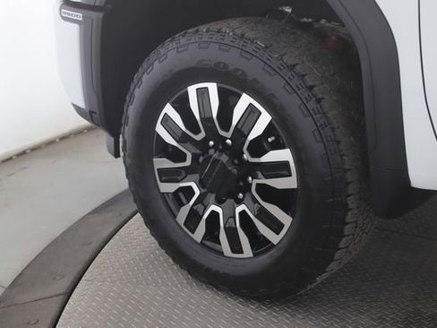 Used 2026 GMC Sierra 3500 Denali Ultimate AWD/4WD image 13