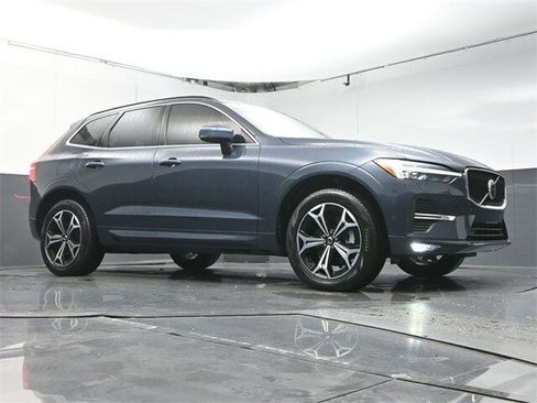 Certified 2022 Volvo XC60 B5 Momentum w/ Climate Package image 41