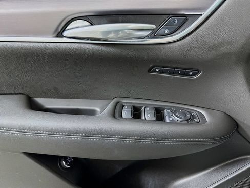 Used 2025 Cadillac XT6 Luxury FWD image 19