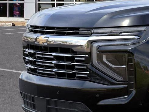 New 2025 Chevrolet Suburban Premier image 13