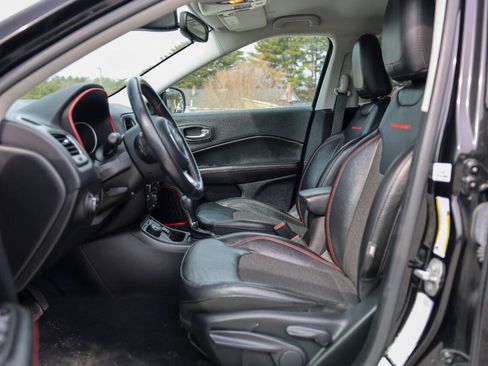 Used 2020 Jeep Compass Trailhawk AWD/4WD image 17