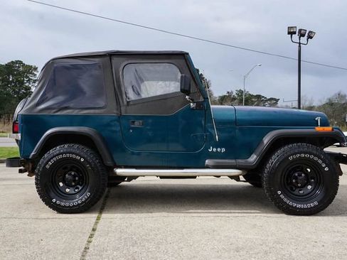 Used 1995 Jeep Wrangler S image 3