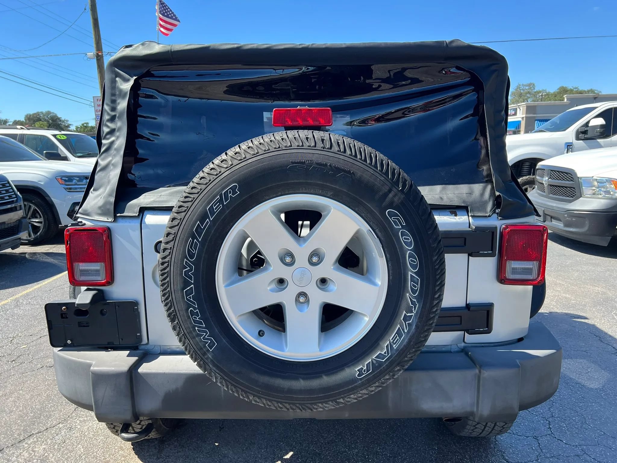 Used 2012 Jeep Wrangler Sport AWD/4WD image 6