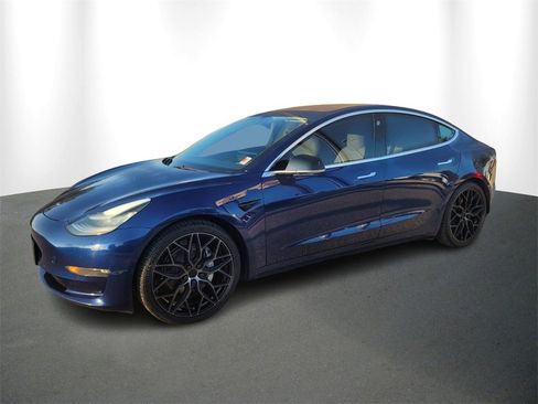 Used 2018 Tesla Model 3 Long Range image 2