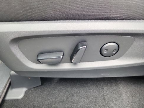 New 2025 Nissan Pathfinder SV w/ Black Appearance Package image 12