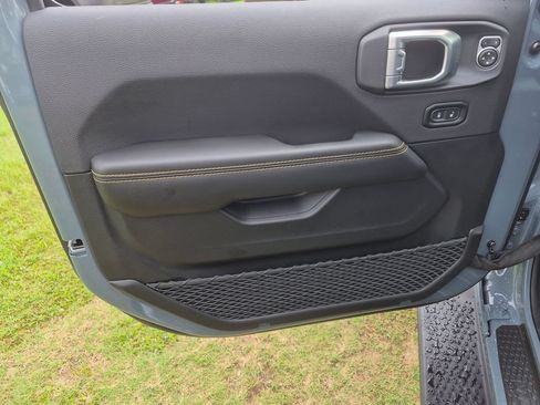 New 2026 Jeep Wrangler Unlimited Sahara AWD/4WD image 9