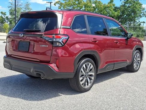 Used 2025 Subaru Forester Touring AWD/4WD image 9