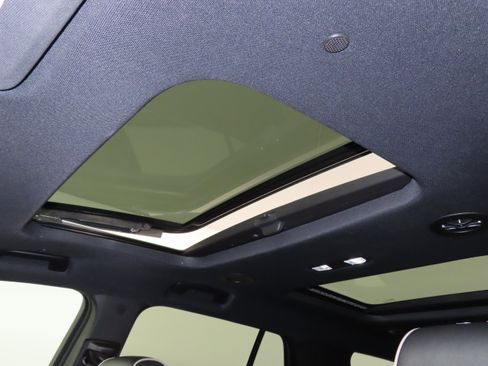 Used 2023 Chevrolet Traverse Premier AWD/4WD image 9