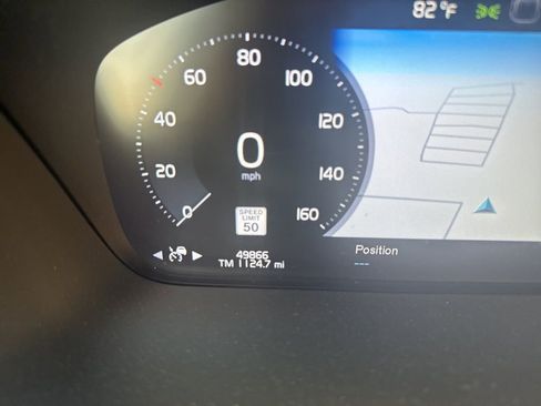 Used 2021 Volvo XC90 T6 Momentum w/ Protection Package Premier image 32