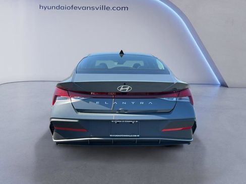 New 2026 Hyundai Elantra SE image 6