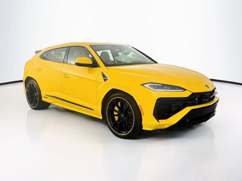 Used 2026 Lamborghini Urus SE AWD/4WD image 3